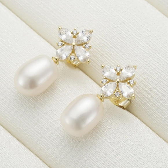 The LW Jewelry Co. Jewelry - The Emma Pearl Drop Flower Stud Earrings - Gold and White